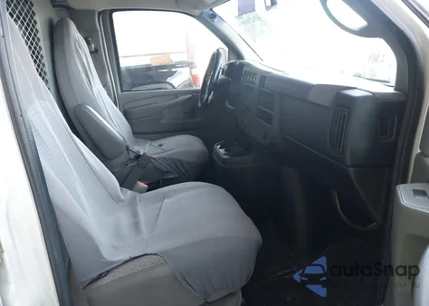 2014 Chevrolet Express 2500 Work Van z USA, uszkodzony, nr VIN 1GCWGFCA6E1198422